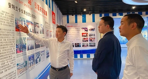 Lu Xiang, miembro del Comit�� Permanente del Comit�� del Partido del condado de Qingtian, Secretario del Comit�� de disciplina y Director del Comit�� de supervisi��n