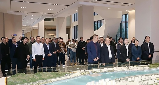 Construir relaciones pol��ticas y comerciales pro - Qing y llevar a cabo la construcci��n de empresas privadas limpias