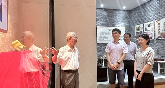 The research team of Renmin University of China visited Ante �� Ni Dongfang Art Museum